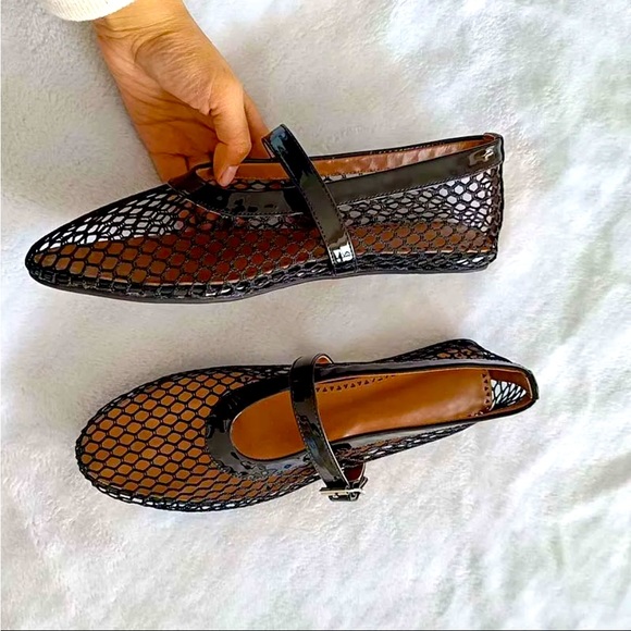 🎉Mesh ballet flats are a celebrity favorite this spring embrace the tren… - Picture 2 of 11